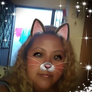 Meet your Posher, Violeta